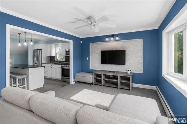 29 Central Avenue, Pompton Lakes, NJ 07442