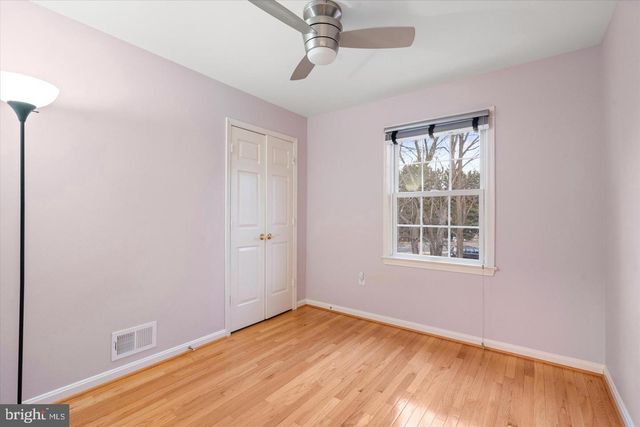 2048 PIERIS CT, Vienna, VA 22182