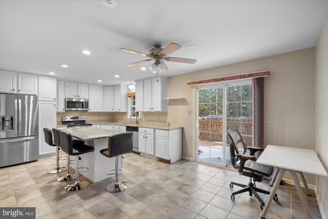 2048 PIERIS CT, Vienna, VA 22182