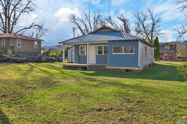 809 Sanders Avenue NE, Fort Payne, AL 35967