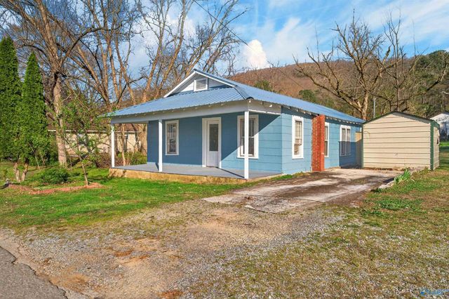 809 Sanders Avenue NE, Fort Payne, AL 35967