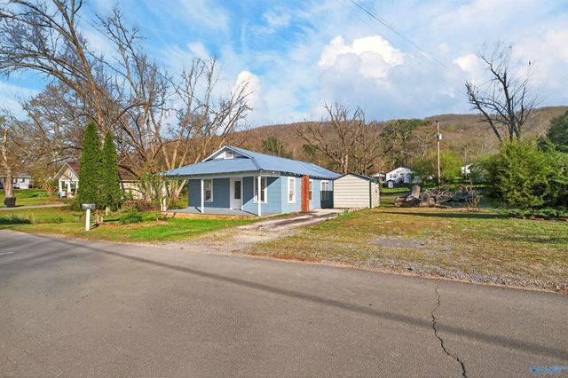 809 Sanders Avenue NE, Fort Payne, AL 35967
