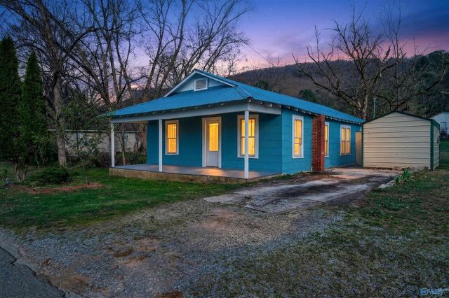 809 Sanders Avenue NE, Fort Payne, AL 35967