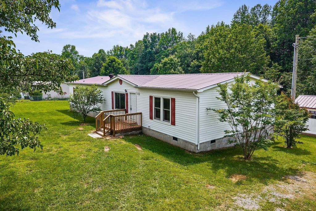 2984 Heartland Ln, Cookeville, TN 38506