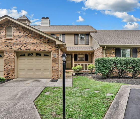 320 Kingswood Ct, Clarksville, TN 37043