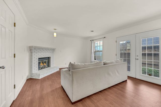 320 Kingswood Ct, Clarksville, TN 37043