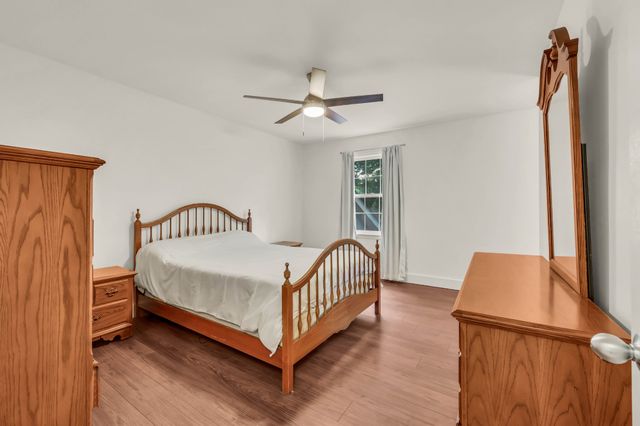 320 Kingswood Ct, Clarksville, TN 37043