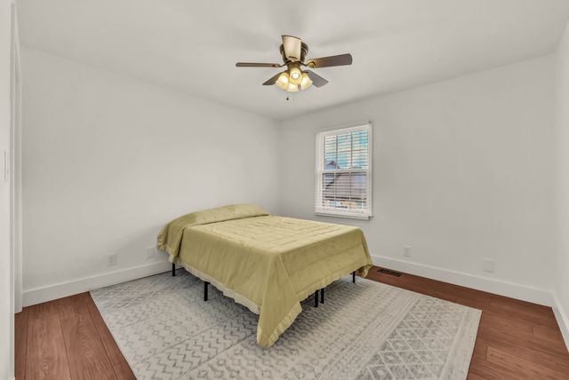 320 Kingswood Ct, Clarksville, TN 37043