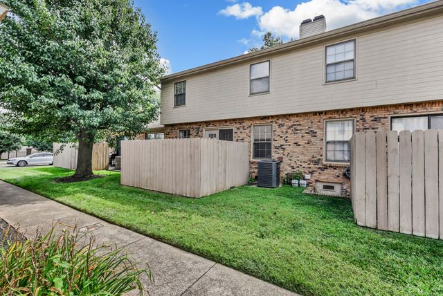 320 Kingswood Ct, Clarksville, TN 37043