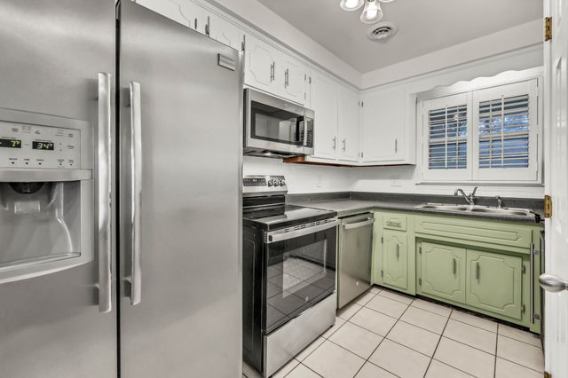 320 Kingswood Ct, Clarksville, TN 37043