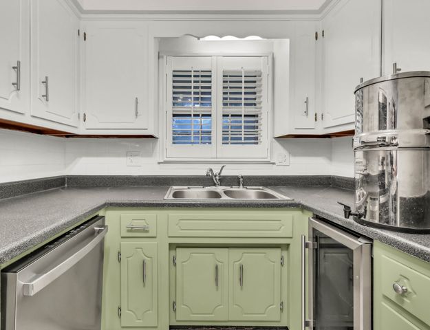 320 Kingswood Ct, Clarksville, TN 37043