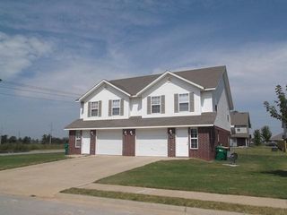 942 Meadowlands Drive, Centerton, AR 72719