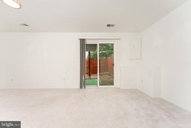 8761 DEBLANC PL, Manassas, VA 20110