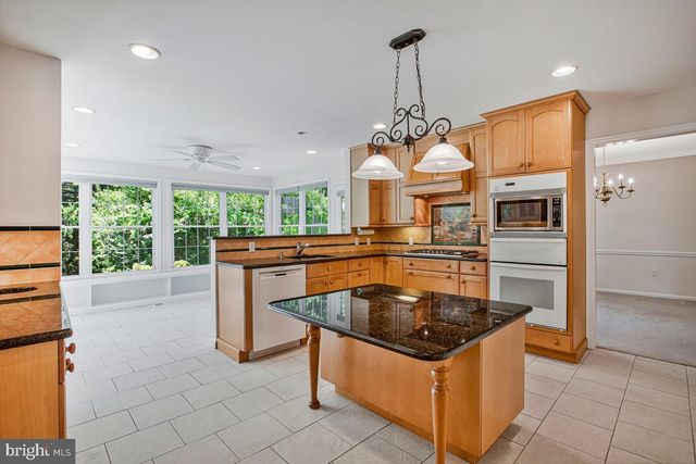 6052 TAMAR DR, Columbia, MD 21045
