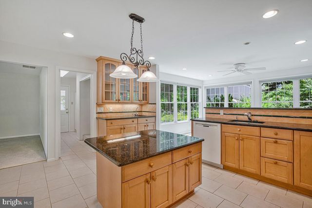6052 TAMAR DR, Columbia, MD 21045