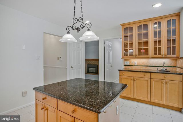 6052 TAMAR DR, Columbia, MD 21045