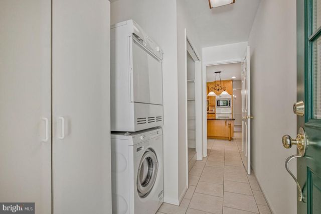 6052 TAMAR DR, Columbia, MD 21045