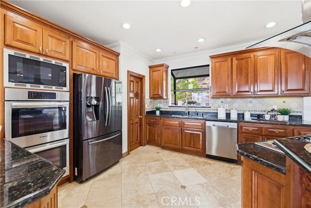 2044 Calle Yucca, Thousand Oaks, CA 91360