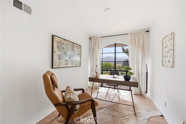 2044 Calle Yucca, Thousand Oaks, CA 91360