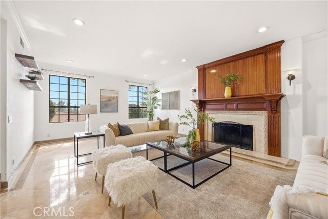 2044 Calle Yucca, Thousand Oaks, CA 91360