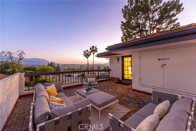 2044 Calle Yucca, Thousand Oaks, CA 91360