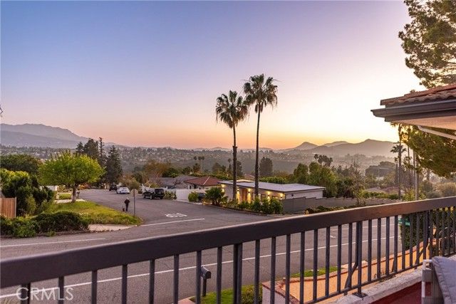 2044 Calle Yucca, Thousand Oaks, CA 91360