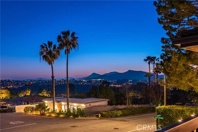 2044 Calle Yucca, Thousand Oaks, CA 91360