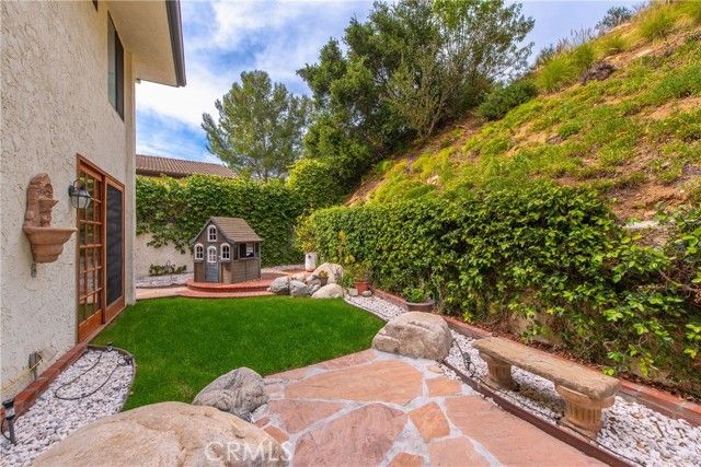 2044 Calle Yucca, Thousand Oaks, CA 91360