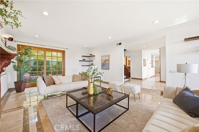 2044 Calle Yucca, Thousand Oaks, CA 91360