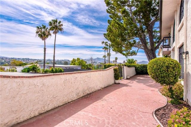 2044 Calle Yucca, Thousand Oaks, CA 91360