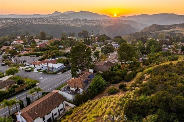 2044 Calle Yucca, Thousand Oaks, CA 91360