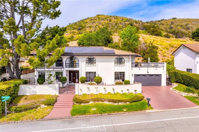 2044 Calle Yucca, Thousand Oaks, CA 91360