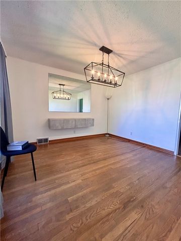 65 Princeton Ave, Uniontown, PA 15401