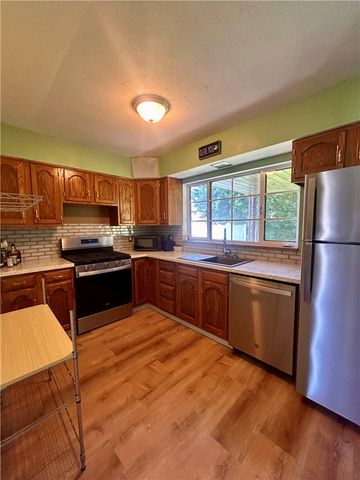 65 Princeton Ave, Uniontown, PA 15401