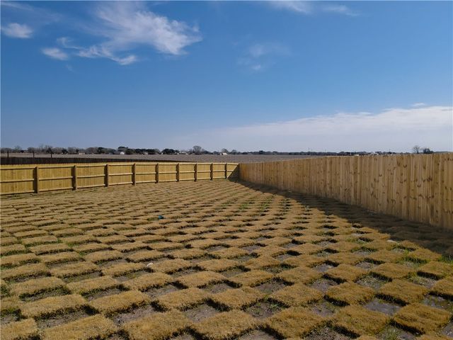 161 Turnrow Cove, Snook, TX 77878