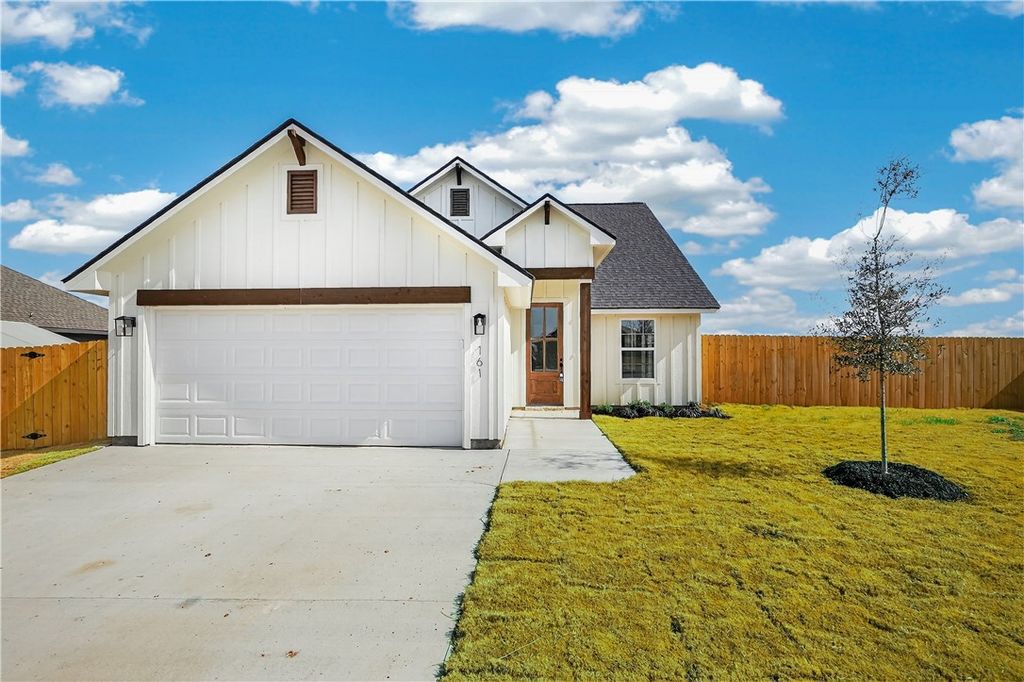 161 Turnrow Cove, Snook, TX 77878