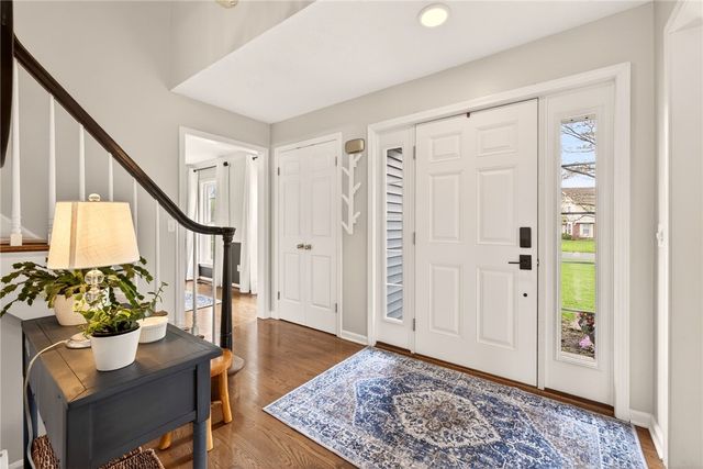153 Caversham Woods, Pittsford, NY 14534