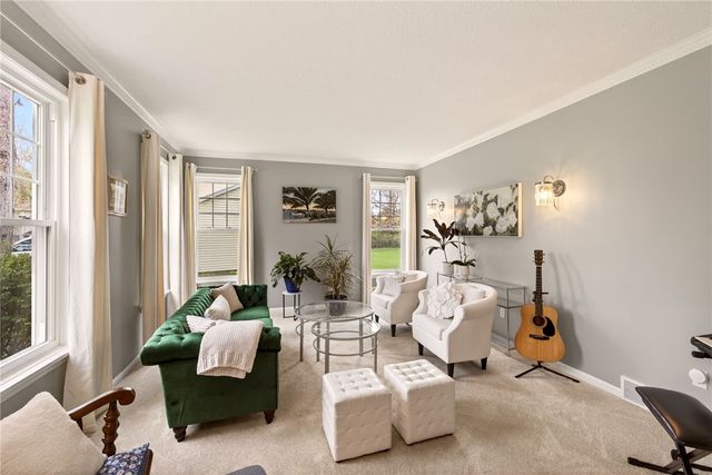 153 Caversham Woods, Pittsford, NY 14534