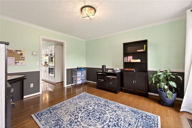153 Caversham Woods, Pittsford, NY 14534