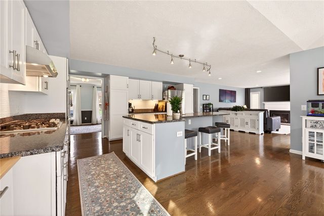 153 Caversham Woods, Pittsford, NY 14534