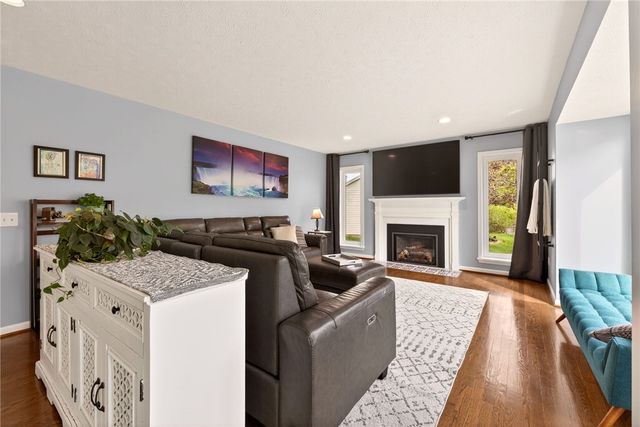 153 Caversham Woods, Pittsford, NY 14534