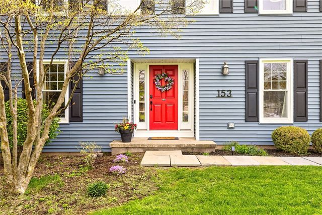 153 Caversham Woods, Pittsford, NY 14534