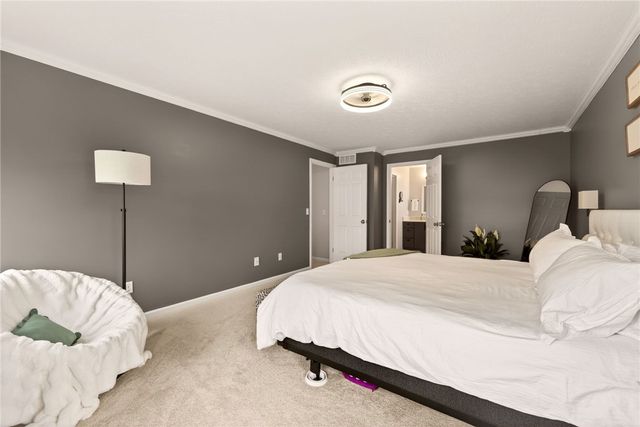 153 Caversham Woods, Pittsford, NY 14534