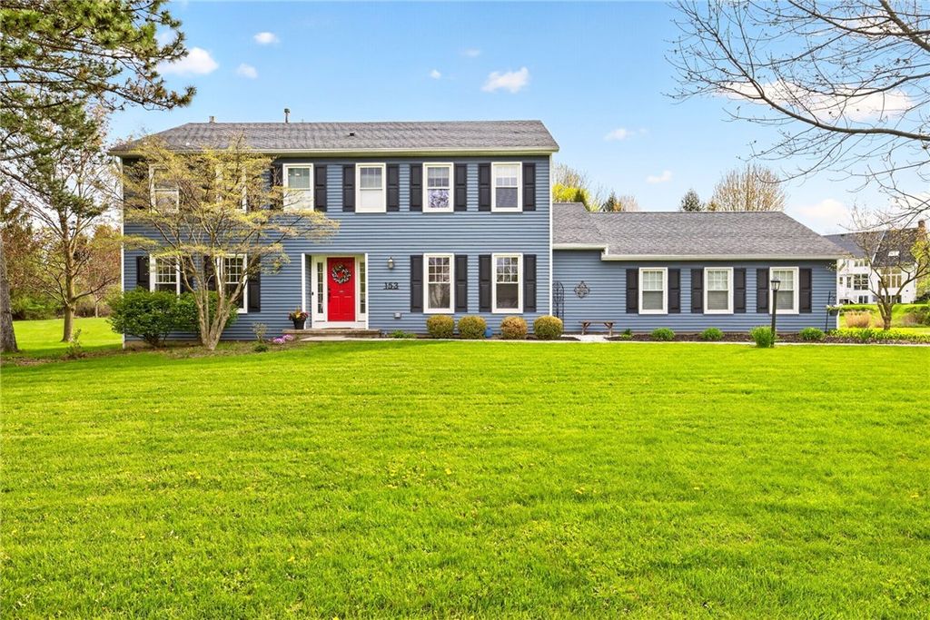 153 Caversham Woods, Pittsford, NY 14534