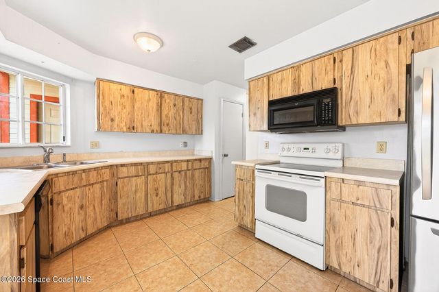 568 Abington Court, Apopka, FL 32703