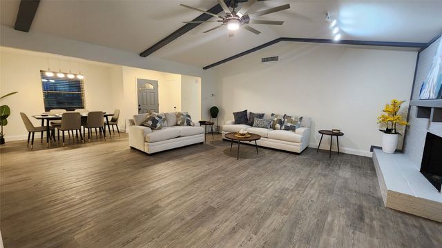 1619 Glenhill Lane, Lewisville, TX 75077