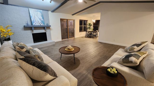 1619 Glenhill Lane, Lewisville, TX 75077