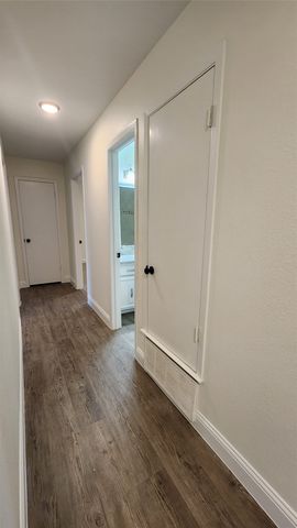 1619 Glenhill Lane, Lewisville, TX 75077