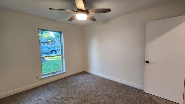 1619 Glenhill Lane, Lewisville, TX 75077