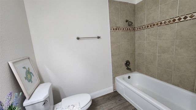 1619 Glenhill Lane, Lewisville, TX 75077